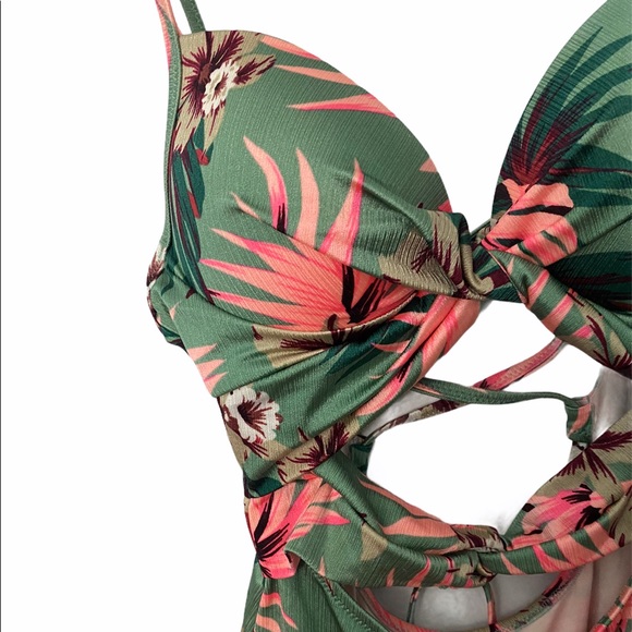 Shade & shore green tropical one piece swim 34B - Picture 2 of 6
